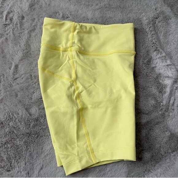 NWT Outdoor Voices Move Free 6” Bike Hike Workout Shorts Gecko Yellow Size Small - Picture 7 of 15